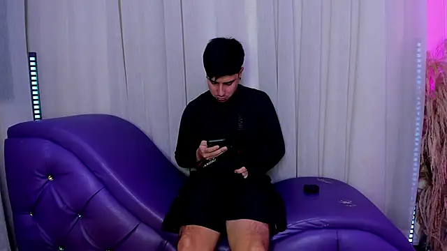 Yourslust  online show from February 1, 2026, 12:37 pm