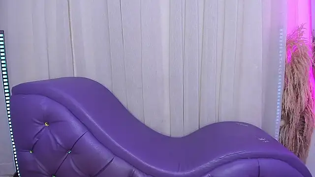 Yourslust  online show from February 5, 2026, 12:43 pm