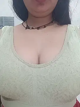 cute-mahek online show from June 12, 2026, 7:35 pm