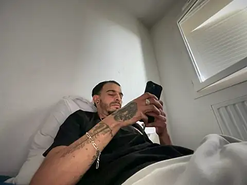 Rebeu313 online show from October 3, 2025, 9:06 am