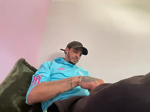 Rebeu313 online show from February 21, 2026, 10:16 am