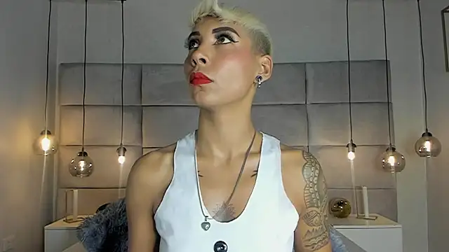 MiaMorgan  online show from February 10, 2025, 1:22 pm