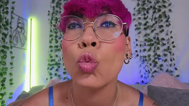 MiaMorgan  online show from April 28, 2026, 2:55 pm