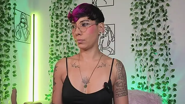 Snapshot of MiaMorgan_ chatting on May 21, 2026, 1:29 pm MiaMorgan online show from May 21, 2026, 1:29 pm