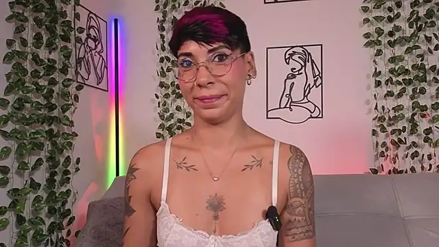 Snapshot of MiaMorgan_ chatting on June 25, 2026, 12:42 pm MiaMorgan online show from June 25, 2026, 12:42 pm