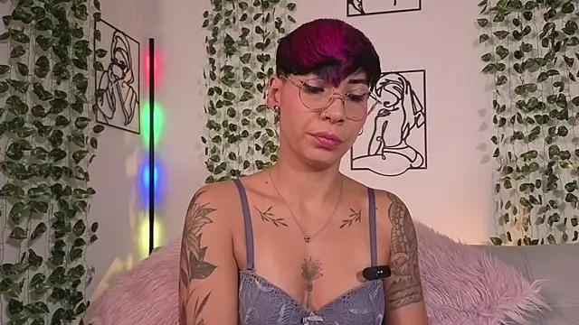 Snapshot of MiaMorgan_ chatting on July 2, 2026, 1:50 pm MiaMorgan online show from July 2, 2026, 1:50 pm
