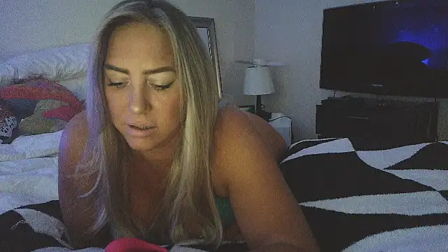 sunshinekisses online show from October 2, 2025, 12:45 pm