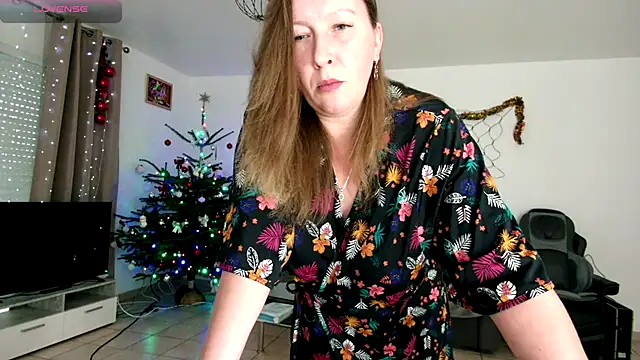 Snapshot of YOUR_ELENA chatting on December 19, 2024, 11:29 am YOUR ELENA online show from December 19, 2024, 11:29 am