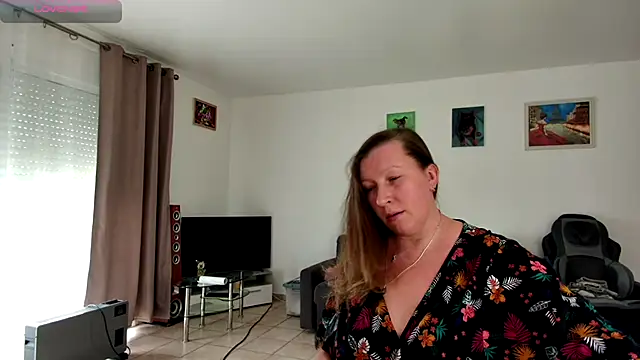 Snapshot of YOUR_ELENA chatting on January 20, 2025, 10:40 am YOUR ELENA online show from January 20, 2025, 10:40 am