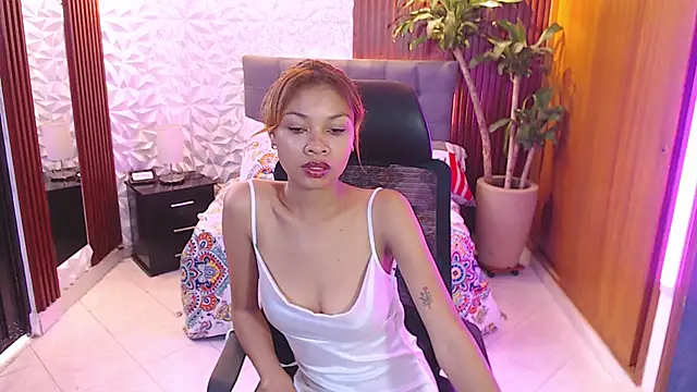 Perla prg online show from February 7, 2025, 6:45 pm