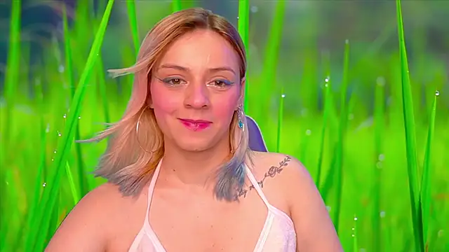 Snapshot of Dolce--Mia---Bianchi__07 chatting on January 6, 2025, 11:09 pm Dolce--Mia---Bianchi 07 online show from January 6, 2025, 11:09 pm