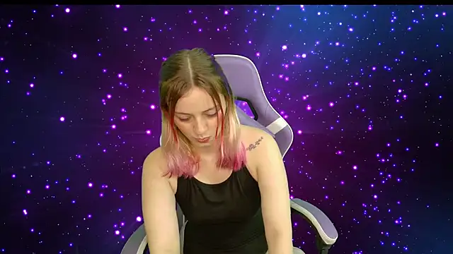 Snapshot of Dolce--Mia---Bianchi__07 chatting on February 27, 2025, 10:26 am Dolce--Mia---Bianchi 07 online show from February 27, 2025, 10:26 am