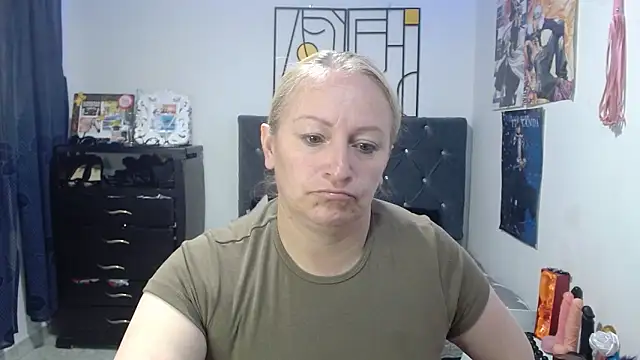 emperabigbootybigass online show from April 22, 2026, 12:18 pm