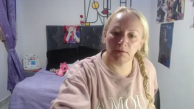 Snapshot of emperabigbootybigass chatting on June 2, 2026, 12:40 pm emperabigbootybigass online show from June 2, 2026, 12:40 pm