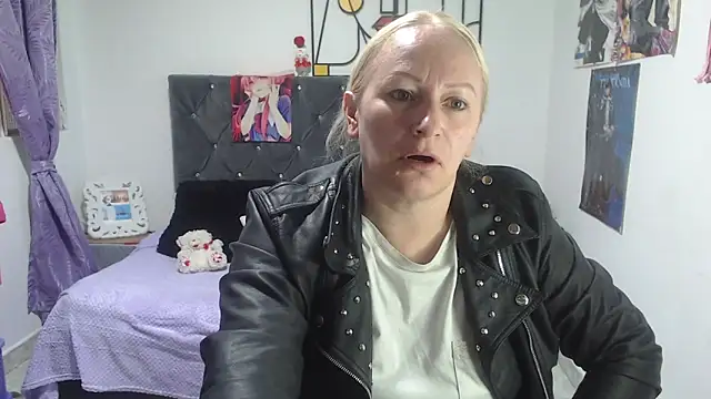 Snapshot of emperabigbootybigass chatting on June 4, 2026, 12:33 pm emperabigbootybigass online show from June 4, 2026, 12:33 pm