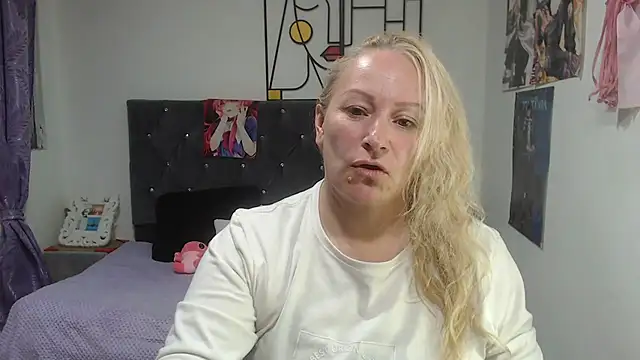 Snapshot of emperabigbootybigass chatting on June 27, 2026, 12:37 am emperabigbootybigass online show from June 27, 2026, 12:37 am