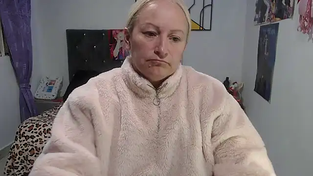 Snapshot of emperabigbootybigass chatting on July 27, 2026, 12:34 pm emperabigbootybigass online show from July 27, 2026, 12:34 pm
