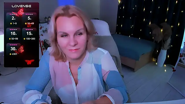 Snapshot of Louisa_Bay chatting on January 4, 2025, 11:54 am Louisa Bay online show from January 4, 2025, 11:54 am