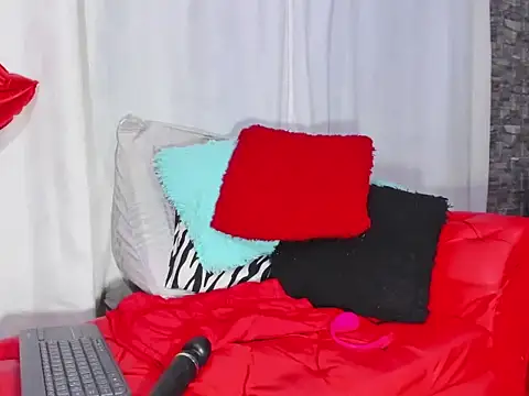 Snapshot of Xiomara-Suarez chatting on February 28, 2025, 1:47 am Xiomara-Suarez online show from February 28, 2025, 1:47 am