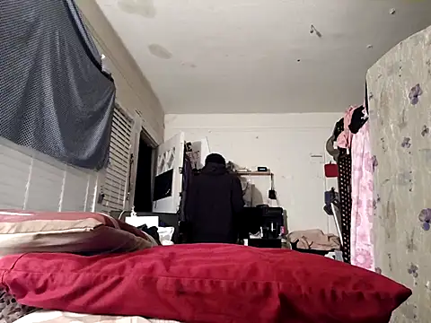 DevinToore online show from November 18, 2025, 2:28 am