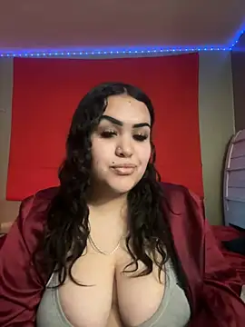 iTrapXXXBACKUP online show from January 8, 2025, 11:30 pm