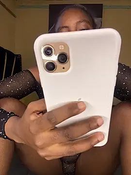 Snapshot of Sasha-smiles chatting on February 28, 2026, 12:06 pm Sasha-smiles online show from February 28, 2026, 12:06 pm