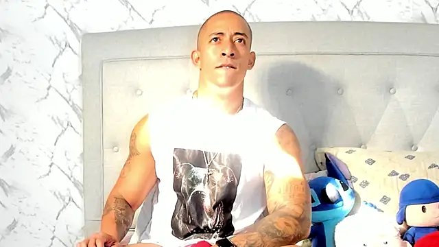 luigiferrara online show from March 2, 2025, 9:01 pm