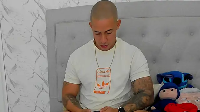 luigiferrara online show from December 1, 2025, 10:15 pm