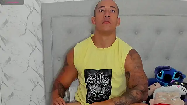 luigiferrara online show from July 30, 2026, 9:36 pm