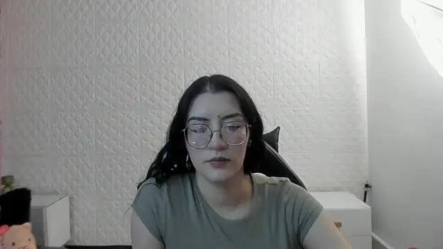 Violetaa diazz online show from June 26, 2026, 8:46 pm
