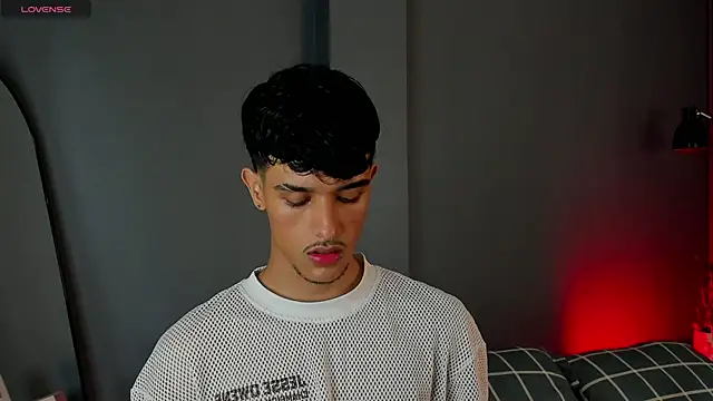 Snapshot of Busterspinter chatting on February 4, 2025, 7:29 am Busterspinter online show from February 4, 2025, 7:29 am