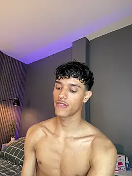 Snapshot of Busterspinter chatting on February 7, 2025, 8:01 am Busterspinter online show from February 7, 2025, 8:01 am