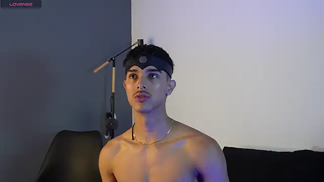 Snapshot of Busterspinter chatting on October 15, 2025, 4:51 pm Busterspinter online show from October 15, 2025, 4:51 pm