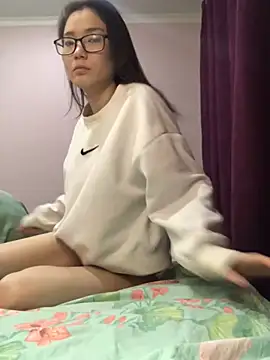 Snapshot of Milka23 chatting on December 14, 2024, 1:28 am Milka23 online show from December 14, 2024, 1:28 am