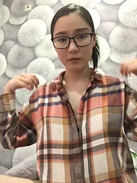 Snapshot of Milka23 chatting on February 22, 2025, 12:08 pm Milka23 online show from February 22, 2025, 12:08 pm