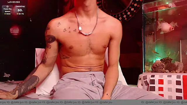 Snapshot of Godly_huan chatting on February 14, 2026, 1:02 am Godly huan online show from February 14, 2026, 1:02 am