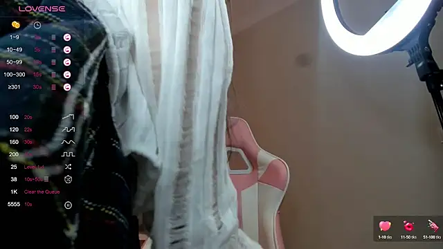 Snapshot of sailorrmoon chatting on December 9, 2024, 4:34 am sailorrmoon online show from December 9, 2024, 4:34 am