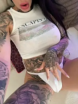MeganWitch online show from April 24, 2026, 8:28 am