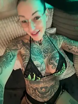 Snapshot of MeganWitch chatting on June 13, 2026, 5:05 am MeganWitch online show from June 13, 2026, 5:05 am