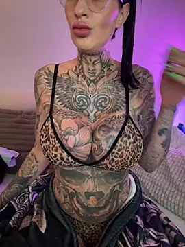 Snapshot of MeganWitch chatting on June 13, 2026, 5:11 pm MeganWitch online show from June 13, 2026, 5:11 pm