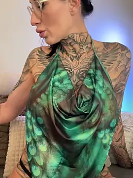 Snapshot of MeganWitch chatting on July 5, 2026, 8:32 am MeganWitch online show from July 5, 2026, 8:32 am