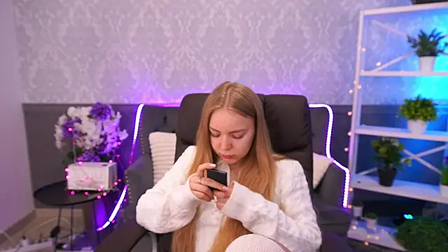 EmilySunshineS online show from November 30, 2025, 6:39 am