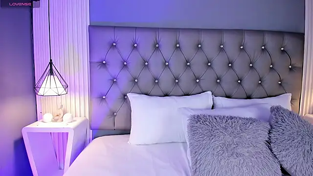 VioletthaRous online show from February 21, 2026, 10:44 pm