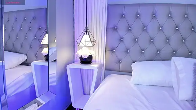 VioletthaRous online show from July 14, 2026, 10:37 pm
