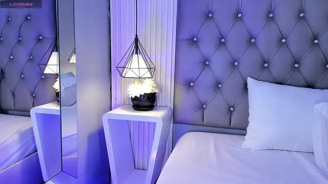 VioletthaRous online show from July 22, 2026, 10:34 pm