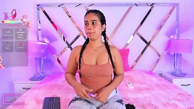 Snapshot of naughty__sara chatting on November 21, 2025, 11:42 am naughty sara online show from November 21, 2025, 11:42 am