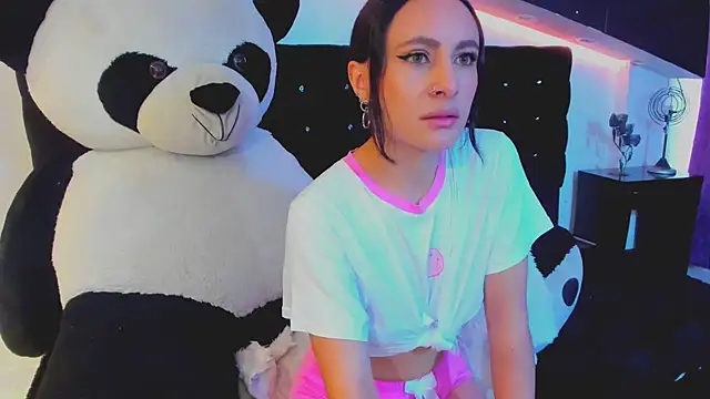 Coral Gibson online show from March 15, 2025, 12:45 pm