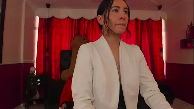 Coral Gibson online show from September 19, 2025, 1:12 pm