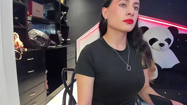 Coral Gibson online show from September 23, 2025, 12:52 pm