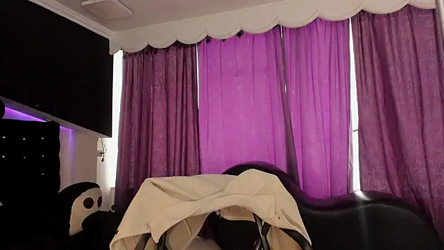 Snapshot of Coral_Gibson chatting on June 11, 2026, 1:31 pm Coral Gibson online show from June 11, 2026, 1:31 pm